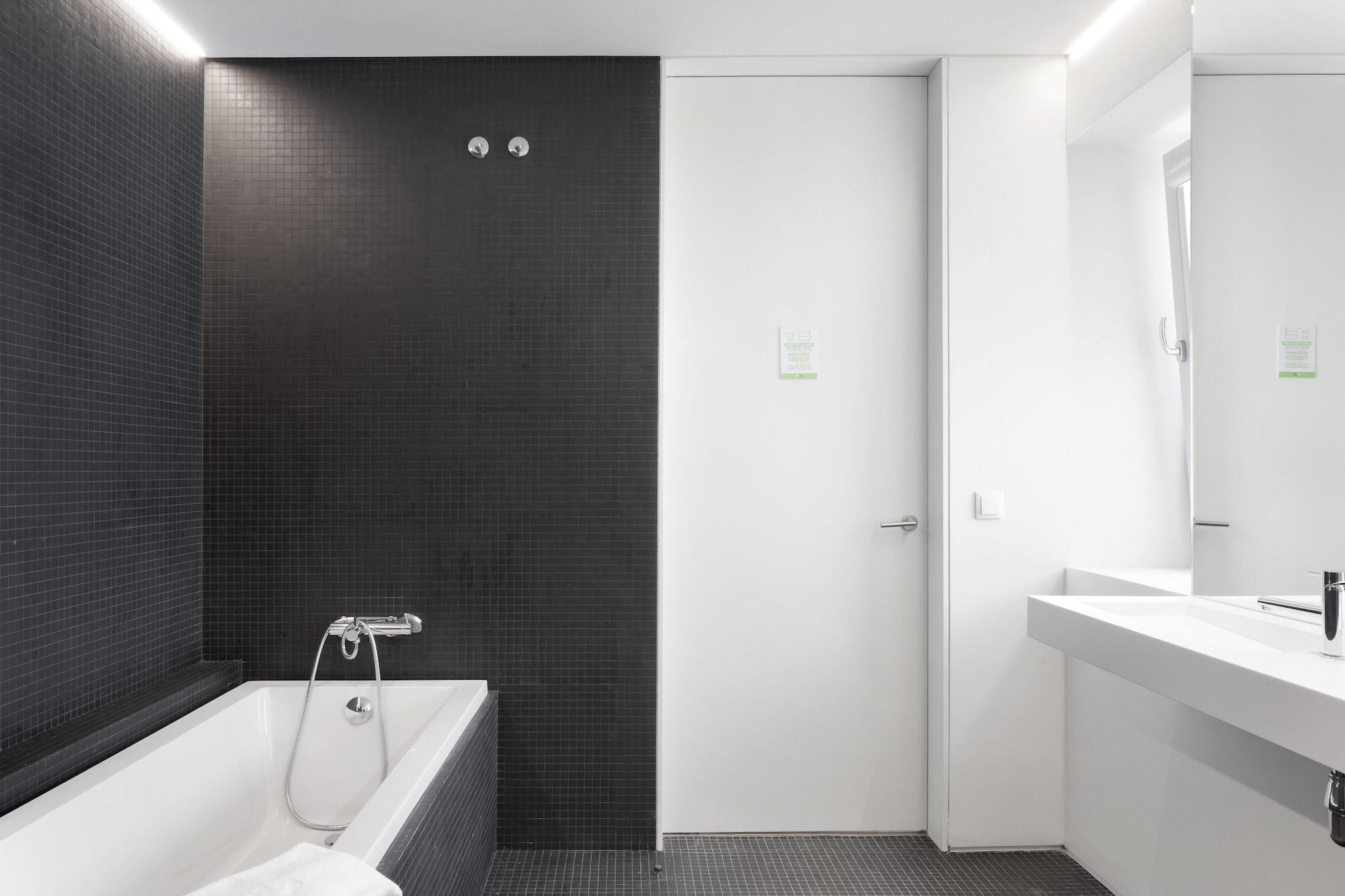 Ascensor Da Bica - Lisbon Serviced Apartments Eksteriør billede